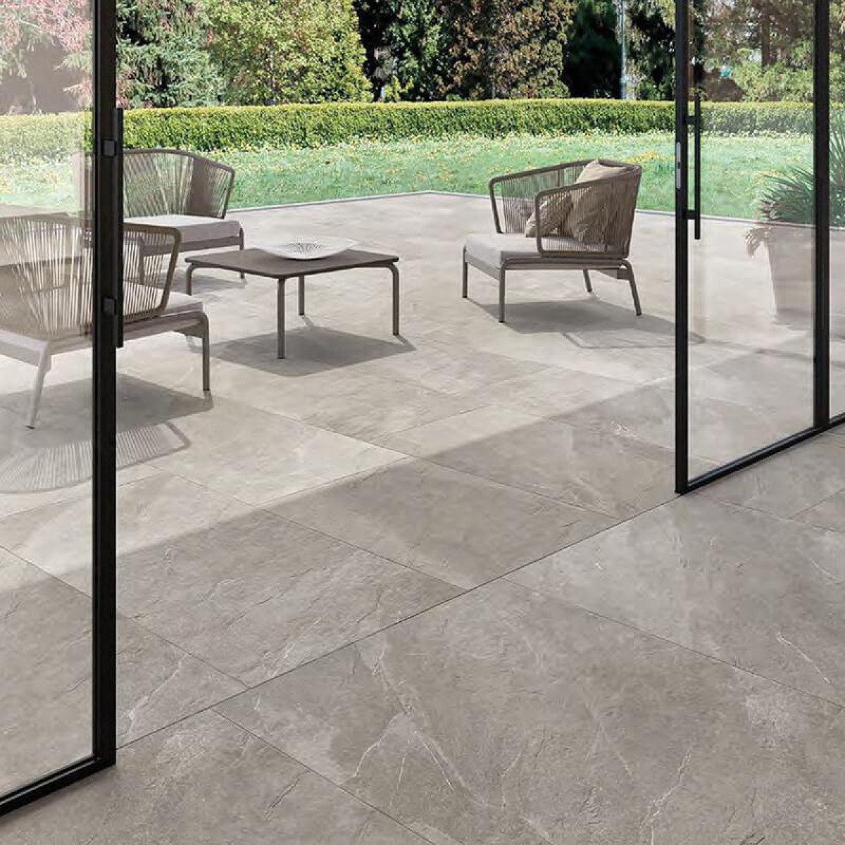 600 X 600 X VEINED STONE DARK GREIGE PORCELAIN