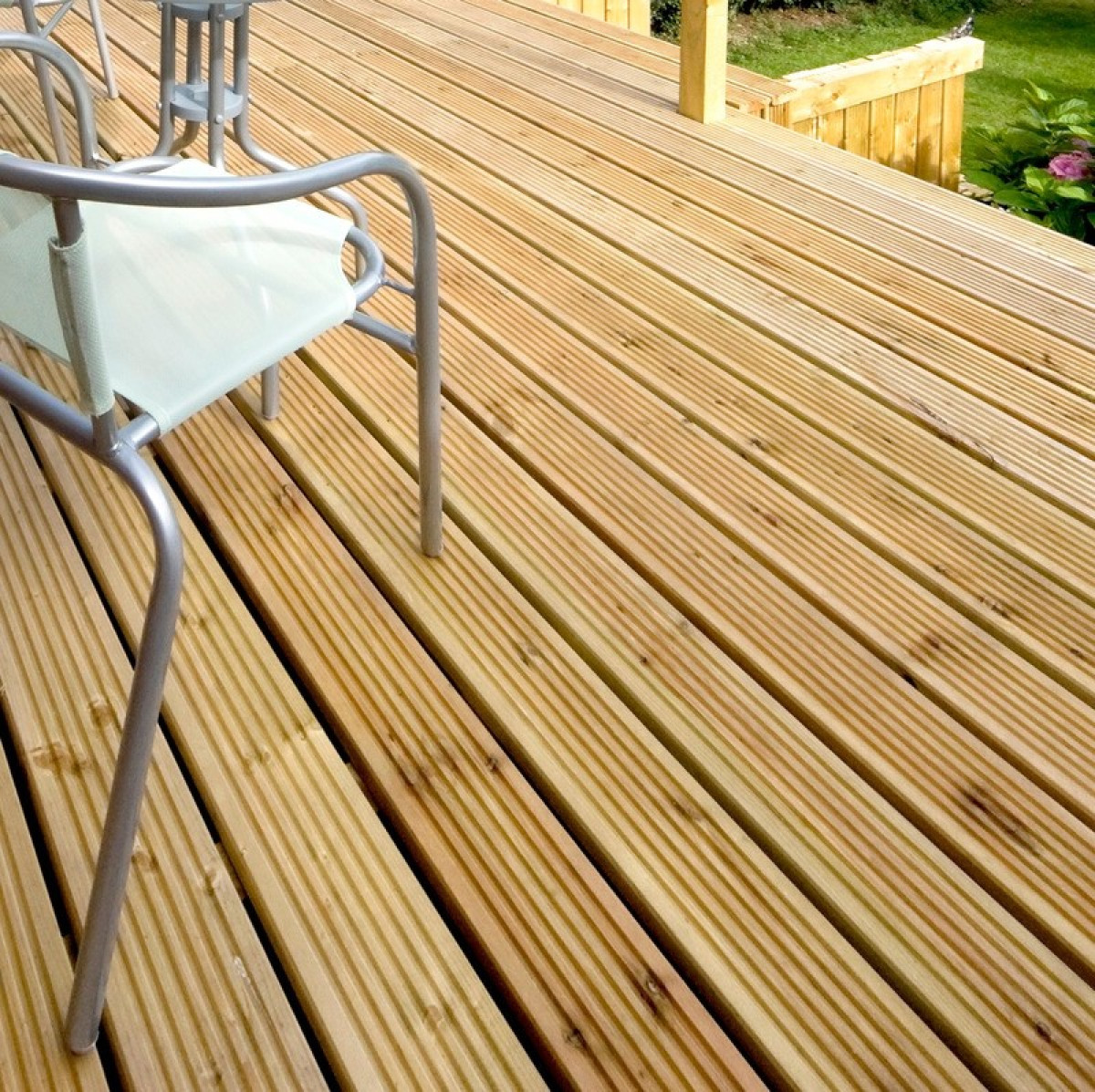 28 x 145 REDWOOD REV TREATED DECKING