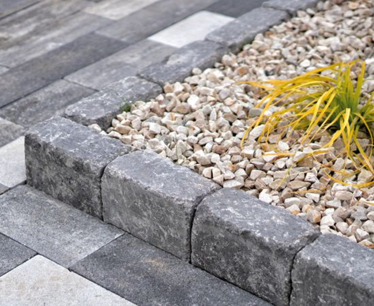 LAIRD RUMBLED KERBLOCK CHARCOAL