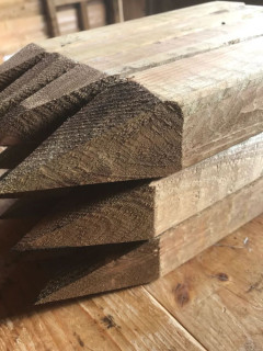47 X 50 X 600MM WHITEWOOD SAWN TRTD POINTED PEGS